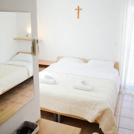 Bed and Breakfast Pansion Kikas - Medjugorje, Apparition Hill 3*