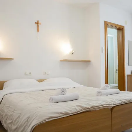 Pansion Kikas - Medjugorje, Apparition Hill Bed and Breakfast 3*