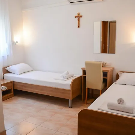 Pansion Kikas - Medjugorje, Apparition Hill 3*