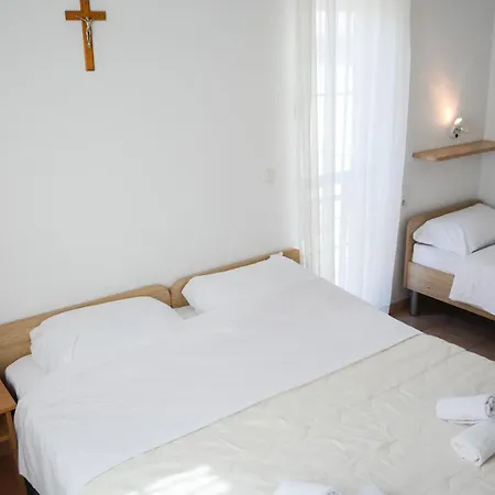 Pansion Kikas - Medjugorje, Apparition Hill 3*