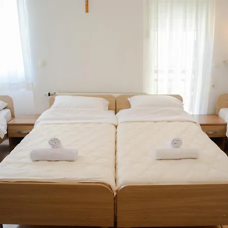 Bed and Breakfast Pansion Kikas - Medjugorje, Apparition Hill 3*